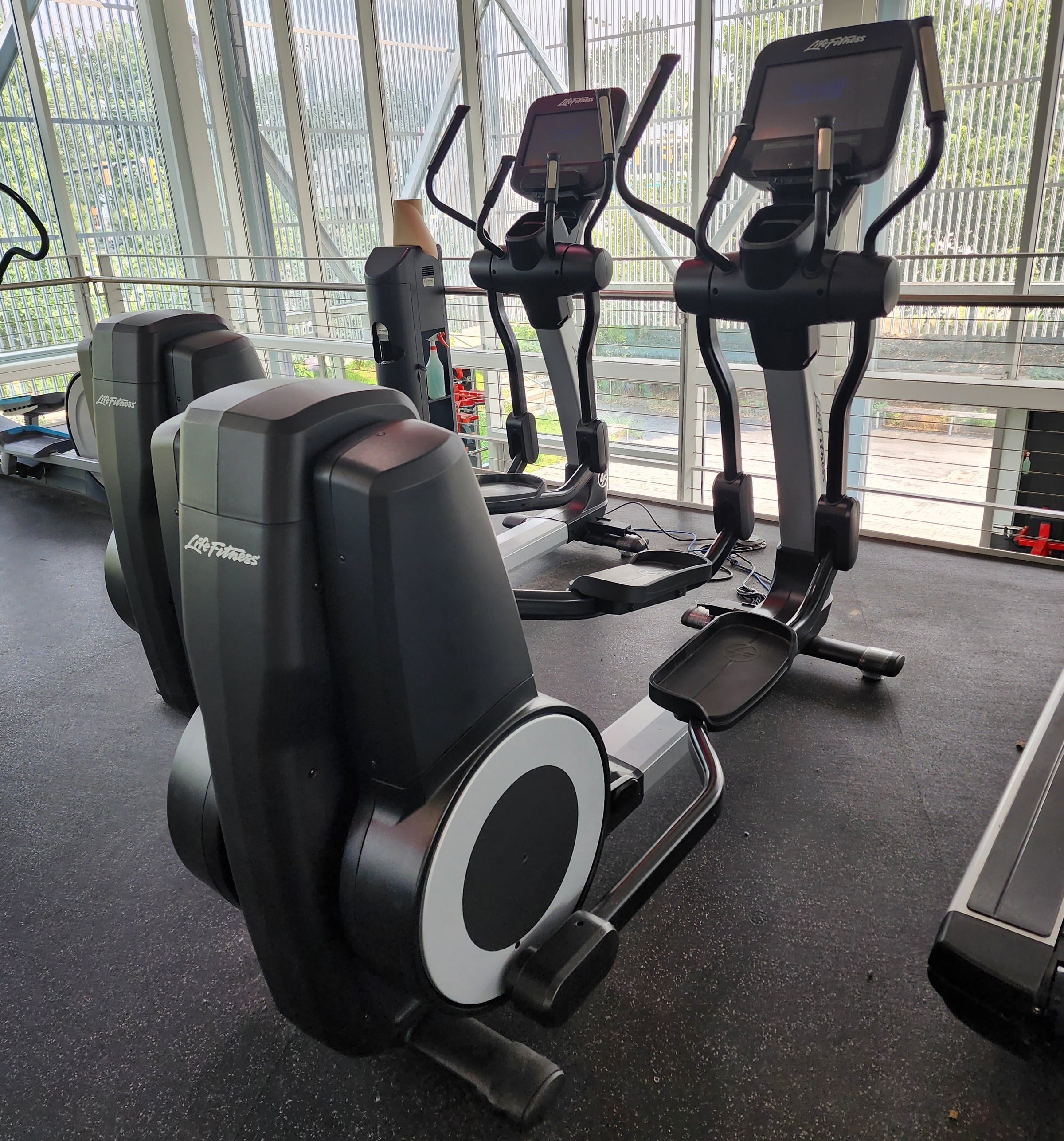 Life Fitness Elevation Series 95X Elliptical - Discover SE3 Console