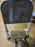  Detailed view of the oversized, fixed non-slip foot platform on the Precor Selectorized Leg Press.