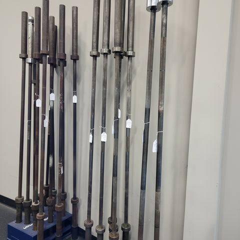 Used Rogue Ohio Power Bar in good condition, straight shaft, sharp knurl, bronze bushing sleeves, made in USA, 