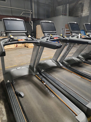 Matrix T7Xi Treadmill: 19" Touchscreen (Serviced) | CFF