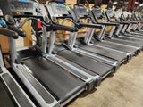 life_fitness_clst_treadmill